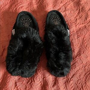 Women's Black Fur Slippers
